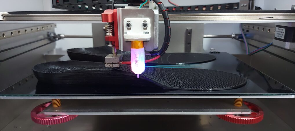Impresora 3D Newfeet fabricando plantillas a medida